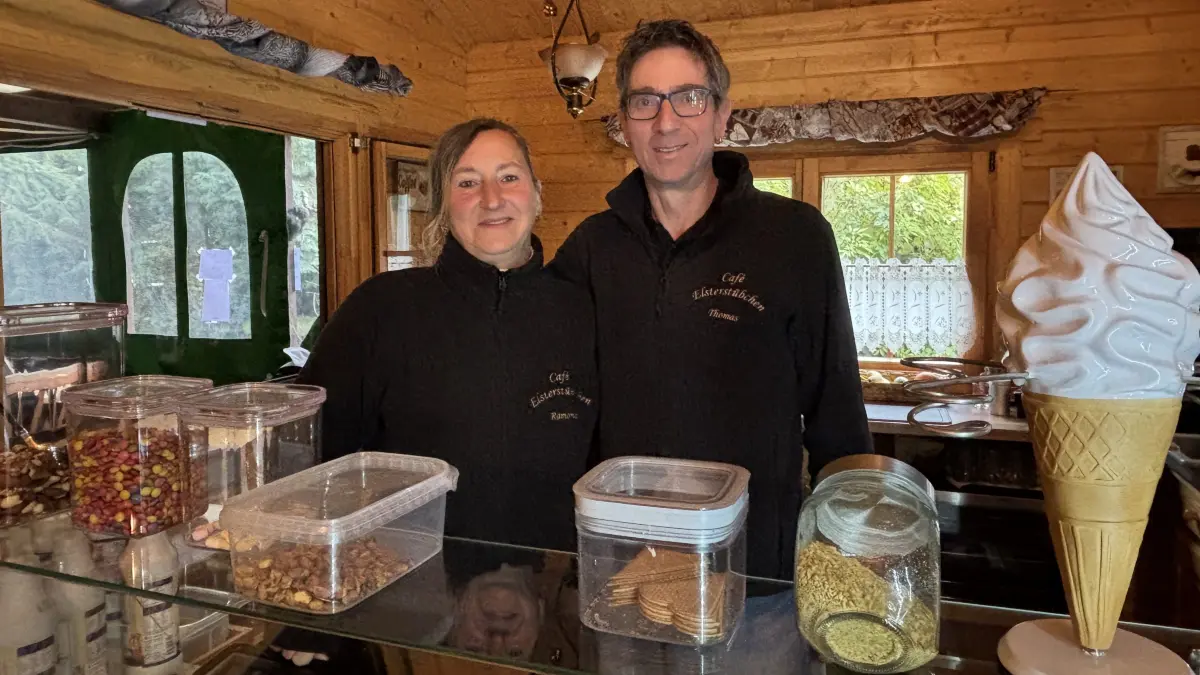 Das Eis vom Eiscafé Italia aus Elsterwerda kommt bei den Gästen gut an. Deshalb wollen Ramona und Thomas Habel den Bereich im Elsterstübchen rund um die Eistheke in Neumühl bei Uebigau-Wahrenbrück ausbauen und die Arbeitsabläufe verbessern.